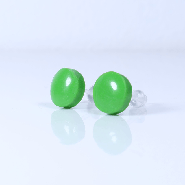 Hypoallergenic 8mm Large Solid Green Round Cut Polymer Clay Plastic Back Stud Earrings With Designer Carbon Fiber Jewellery Box