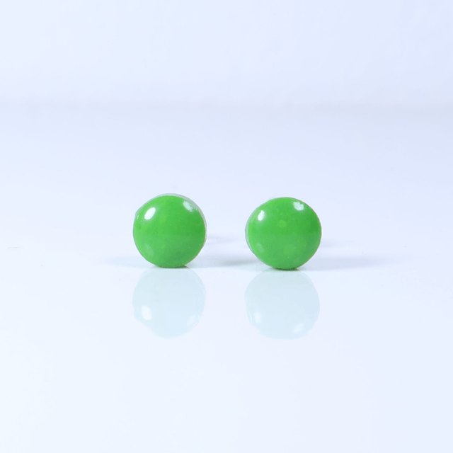 Hypoallergenic 6mm Medium Solid Green Round Cut Polymer Clay Plastic Back Stud Earrings With Designer Carbon Fiber Jewellery Box