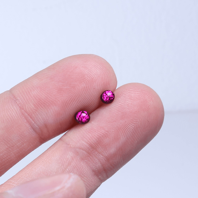 Hypoallergenic Small Vibrant Electric Cracked Pink Black Polymer Clay Plastic Back Stud Earrings With Designer Carbon Fiber Jewellery Box