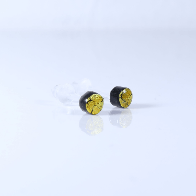 Hypoallergenic Small Vibrant Electric Cracked Yellow Black Polymer Clay Plastic Back Stud Earrings With Designer Carbon Fiber Jewellery Box