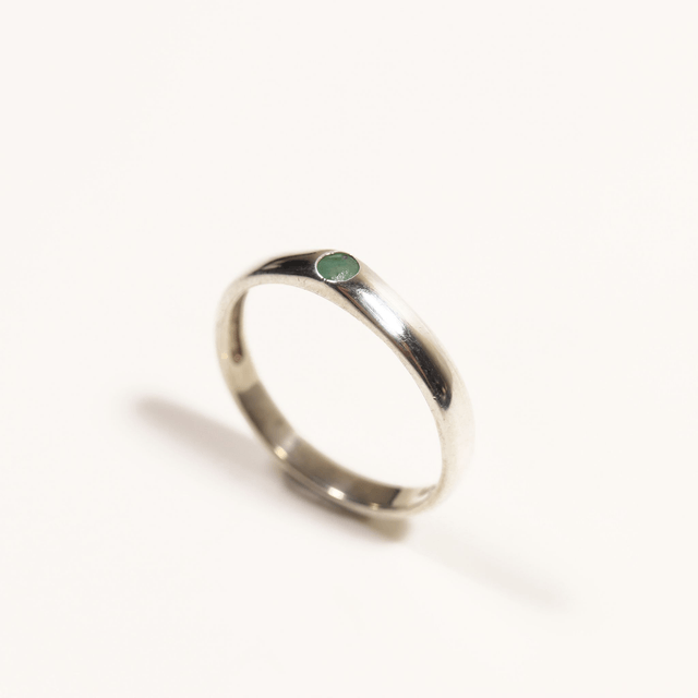 Simple Sterling Silver 925 Minimalist Design Style Small Round Cut Green Emerald Birthstone Gemstone Band Ring Size O - 7