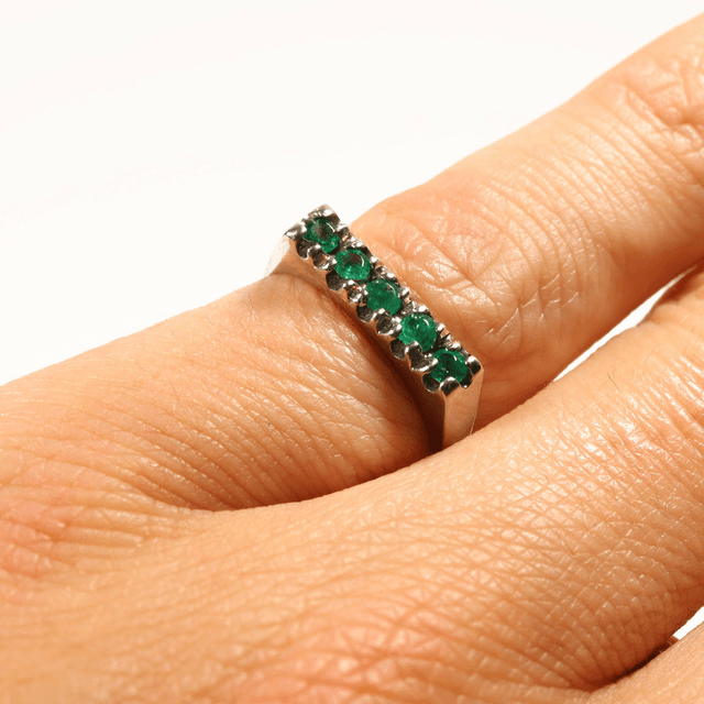 Vintage 18Ct 18K 750 Solid White Gold Five Round Cut Natural Emerald  0.25ct Gemstone Modern Simple Signet Style Ring Size M - 6
