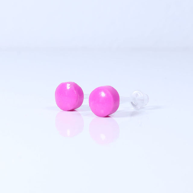 Hypoallergenic 6mm Medium Solid Pink Round Cut Polymer Clay Plastic Back Stud Earrings With Designer Carbon Fiber Jewellery Box