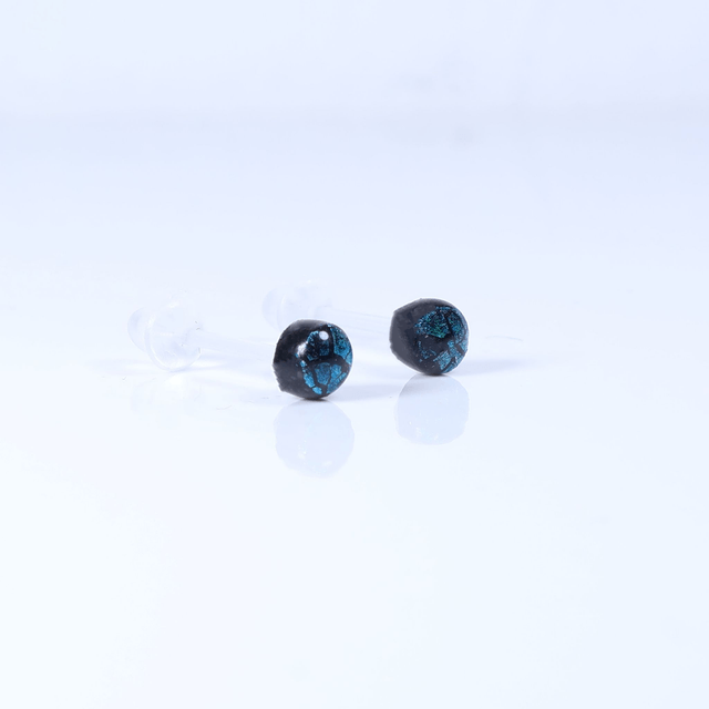Hypoallergenic Small Vibrant Electric Cracked Teal Black Polymer Clay Plastic Back Stud Earrings With Designer Carbon Fiber Jewellery Box