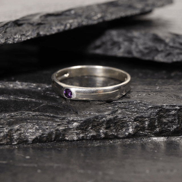 Simple Sterling Silver 925 Minimalist Design Style Small Round Cut Purple Amethyst Birthstone Gemstone Band Ring Size O - 7