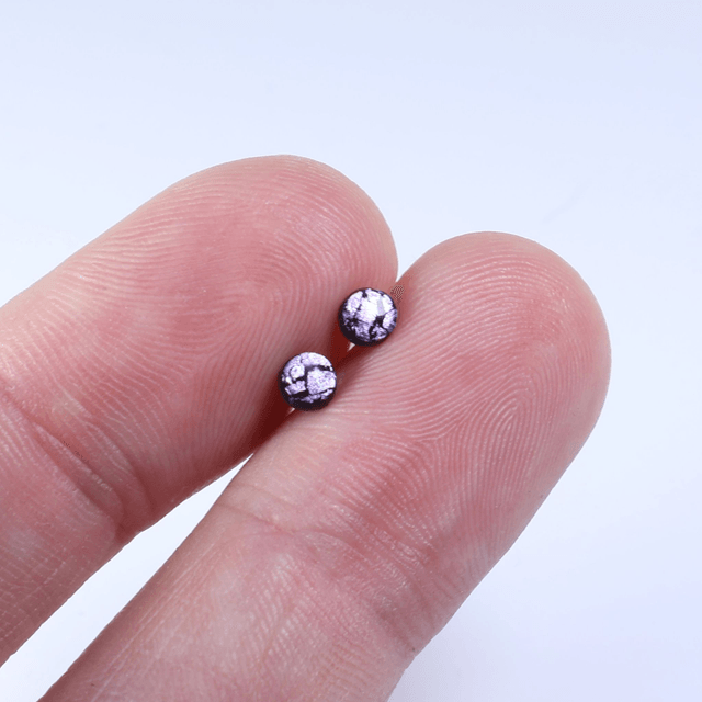 Hypoallergenic Small Electric Cracked Lavender Purple Black Polymer Clay Plastic Back Stud Earrings With Designer Carbon Fiber Jewellery Box