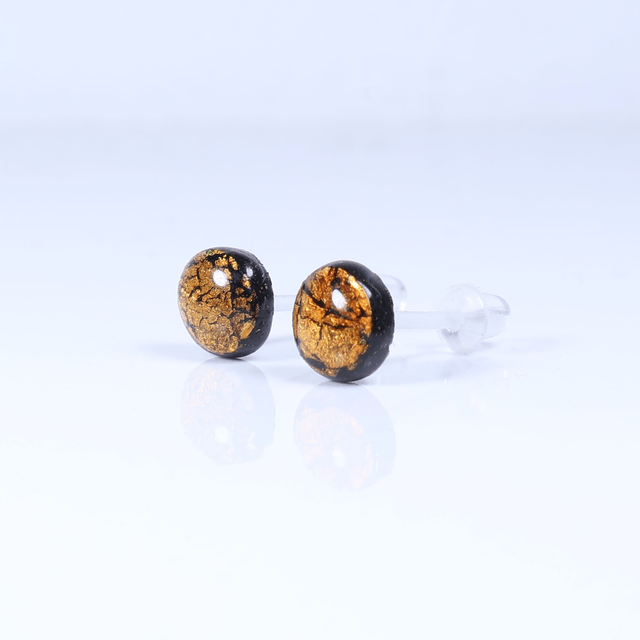 Hypoallergenic Vibrant Electric Cracked Orange Black Polymer Clay Plastic Rubber Back Stud Earrings With Designer Carbon Fiber Jewellery Box