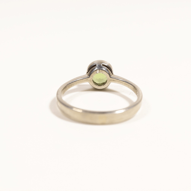 Sterling Silver 925 Minimalist Modern Design Band Round Cut Vivid Green Peridot Gemstone Birthstone Ring Size N - 6 1/2
