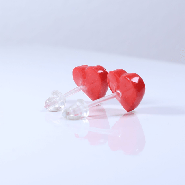 Hypoallergenic Solid Strawberry Red Sweet Heart Cut Polymer Clay Plastic Back Stud Earrings With Designer Carbon Fiber Jewellery Box