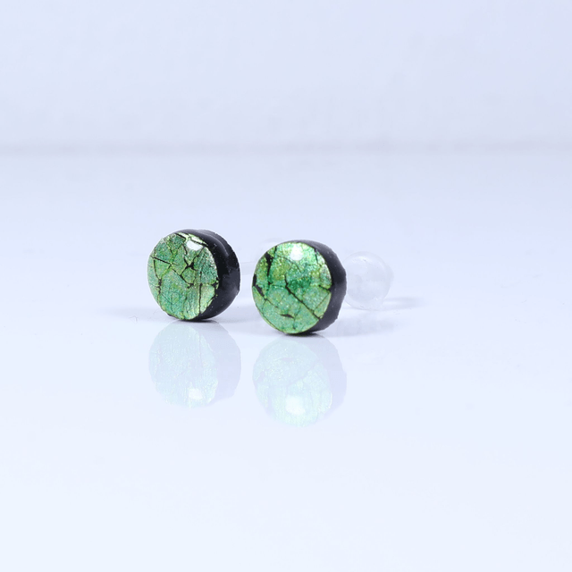 Hypoallergenic Vibrant Electric Cracked Dark Purple Polymer Clay Plastic Rubber Back Stud Earrings With Designer Carbon Fiber Jewellery Box (1)