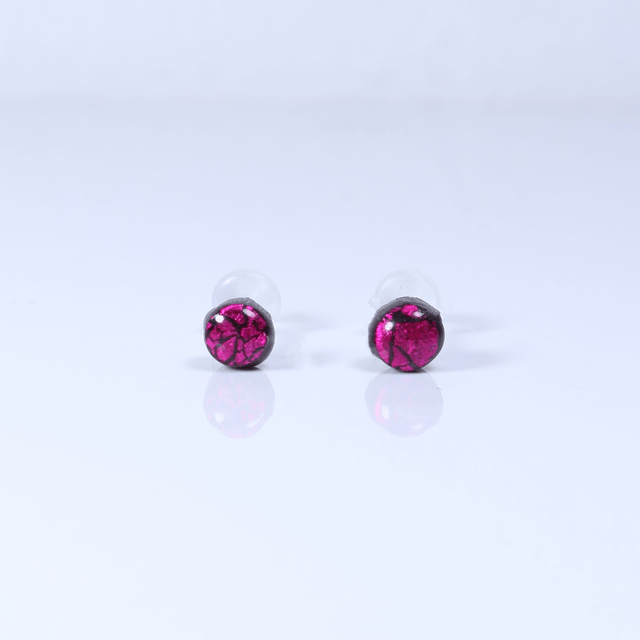 Hypoallergenic Small Vibrant Electric Cracked Pink Black Polymer Clay Plastic Back Stud Earrings With Designer Carbon Fiber Jewellery Box