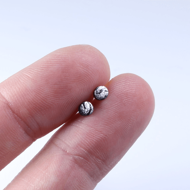 Hypoallergenic Small Electric Cracked Silver Black Polymer Clay Plastic Back Stud Earrings With Designer Carbon Fiber Jewellery Box