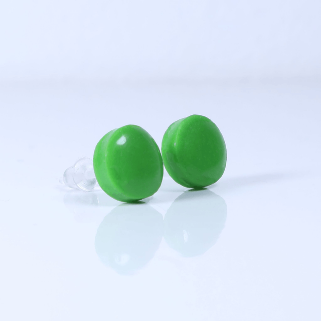 Hypoallergenic 8mm Large Solid Green Round Cut Polymer Clay Plastic Back Stud Earrings With Designer Carbon Fiber Jewellery Box