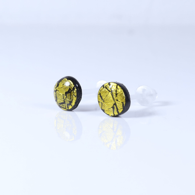 Hypoallergenic Vibrant Electric Cracked Yellow Black Polymer Clay Plastic Rubber Back Stud Earrings With Designer Carbon Fiber Jewellery Box