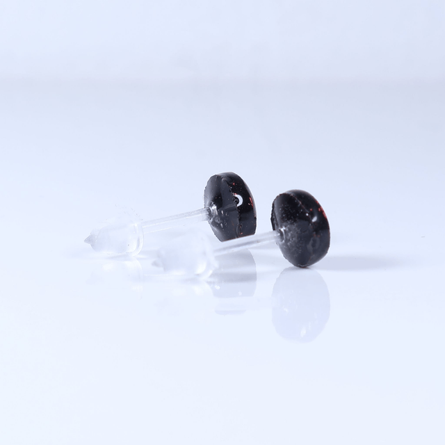  Hypoallergenic Vibrant Electric Cracked Red Black Polymer Clay Plastic Rubber Back Stud Earrings With Designer Carbon Fiber Jewellery Box