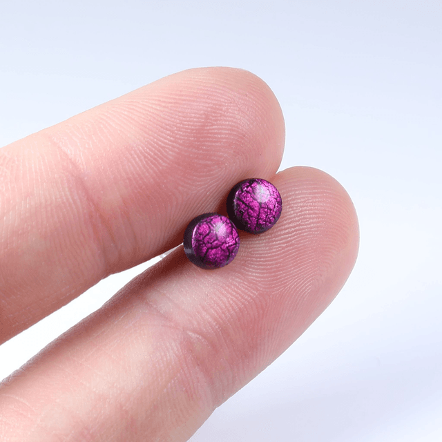 Hypoallergenic Vibrant Electric Cracked Pink Black Polymer Clay Plastic Rubber Back Stud Earrings With Designer Carbon Fiber Jewellery Box