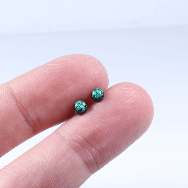 Hypoallergenic Small Vibrant Electric Cracked Green Black Polymer Clay Plastic Back Stud Earrings With Designer Carbon Fiber Jewellery Box