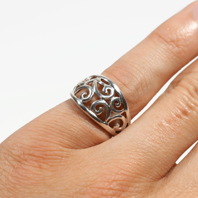 Statement Handcrafted Vintage Sterling Silver 925 Modernest Carved Swirl Vine Floral Band  Design Ring Size N - 6 1/2