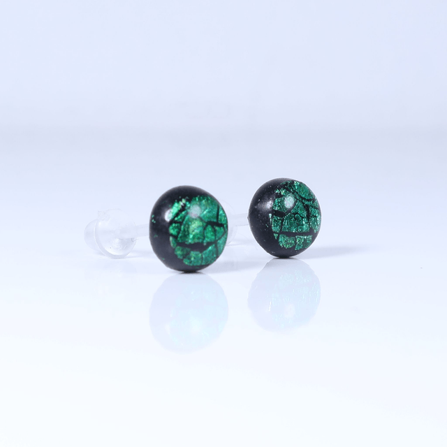  Hypoallergenic Vibrant Electric Cracked Green Black Polymer Clay Plastic Rubber Back Stud Earrings With Designer Carbon Fiber Jewellery Box
