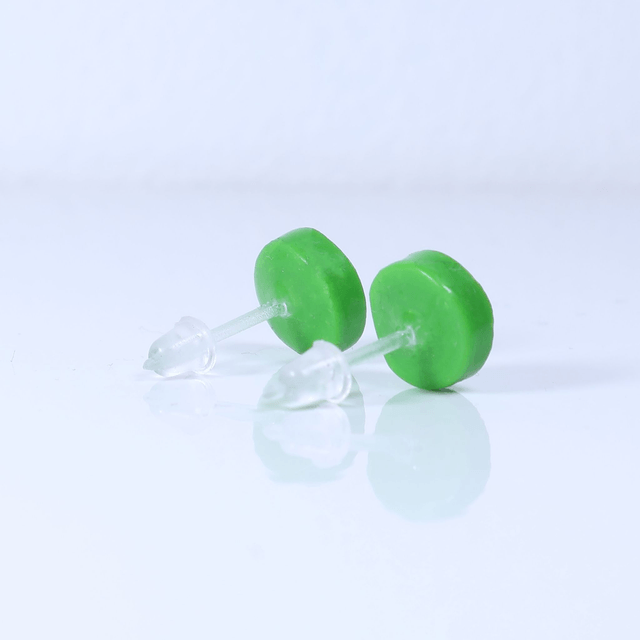 Hypoallergenic 8mm Large Solid Green Round Cut Polymer Clay Plastic Back Stud Earrings With Designer Carbon Fiber Jewellery Box