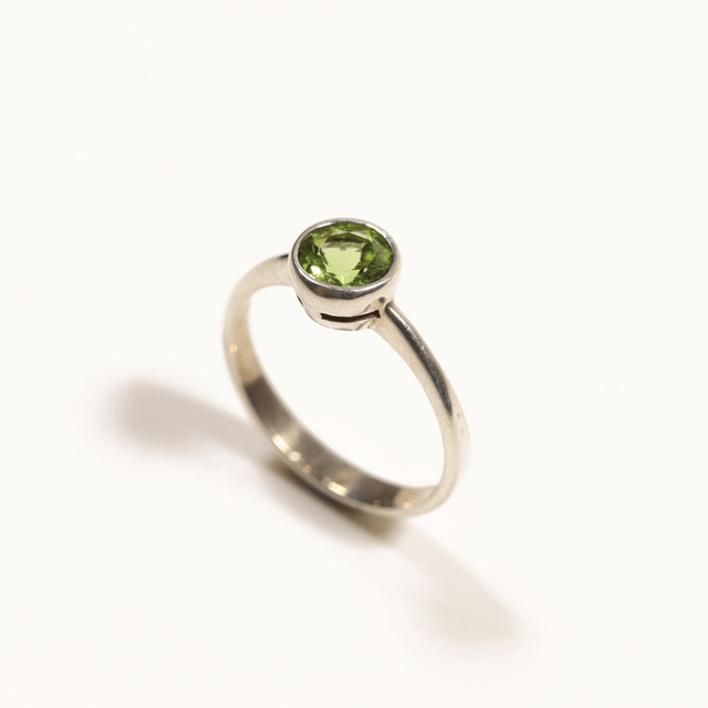 Sterling Silver 925 Minimalist Modern Design Band Round Cut Vivid Green Peridot Gemstone Birthstone Ring Size N - 6 1/2