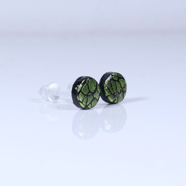 Hypoallergenic Vibrant Electric Cracked Lime Green Polymer Clay Plastic Rubber Back Stud Earrings With Designer Carbon Fiber Jewellery Box