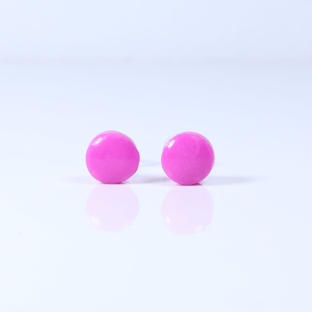 Hypoallergenic 6mm Medium Solid Pink Round Cut Polymer Clay Plastic Back Stud Earrings With Designer Carbon Fiber Jewellery Box