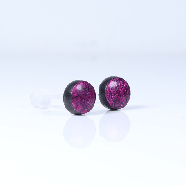 Hypoallergenic Vibrant Electric Cracked Pink Black Polymer Clay Plastic Rubber Back Stud Earrings With Designer Carbon Fiber Jewellery Box