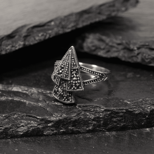 Vintage Sterling Silver 925 Art Deco Style Marcasite Gemstone Triangular Arrowhead Fan Design Ring Size O - 7