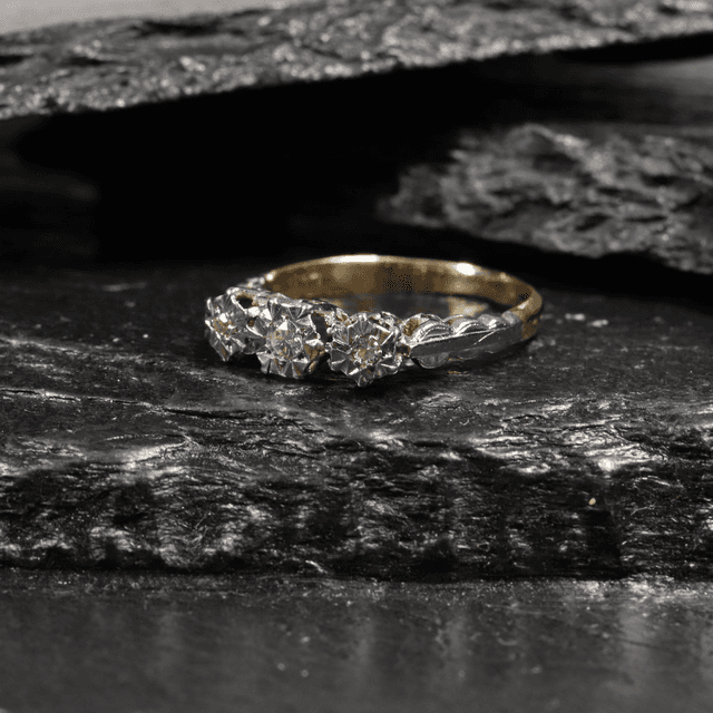 Edwardian 18K 18Ct 750 Solid Yellow Gold Platinum 0.35ct Round Brilliant Diamond Trilogy Natural Gemstone Pave Star Set Ring Size K - 5 1/8